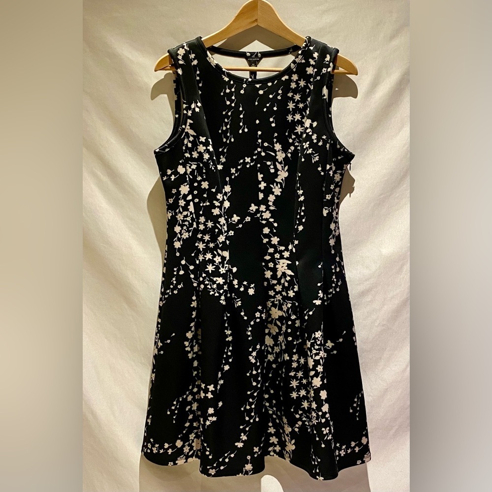 Ann Taylor Sleeveless Black/Cream Floral Scuba Knit Fit & Flare Dress, Size L
